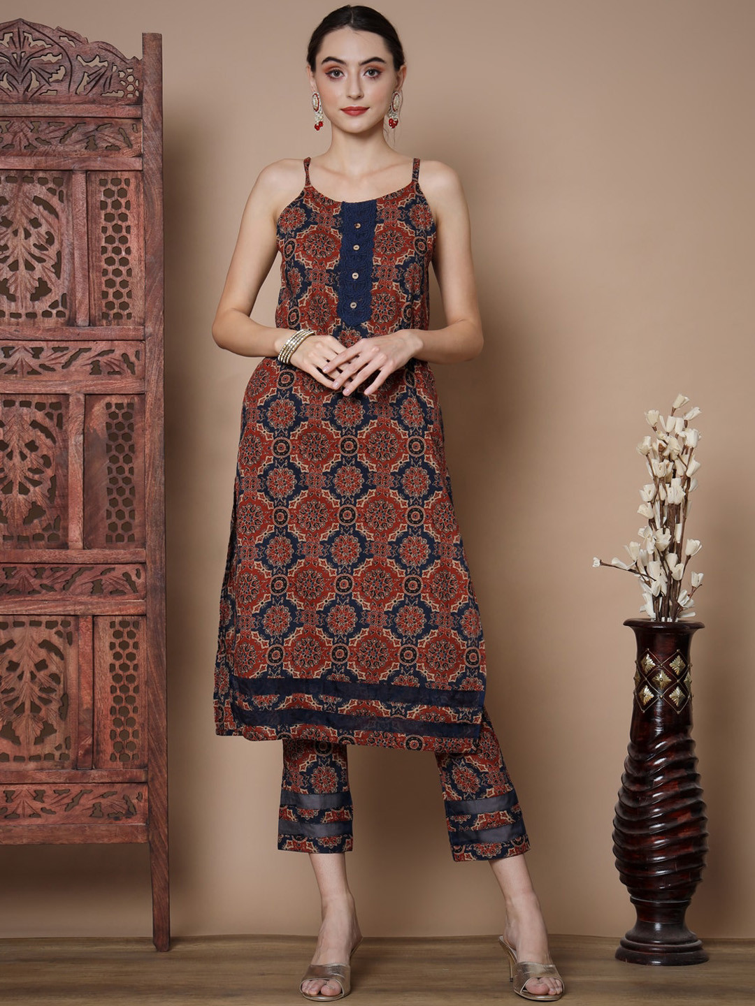 

Sangria Rust Ethnic Motif Printed Sleeveless Pure Cotton Straight Kurta & Trousers