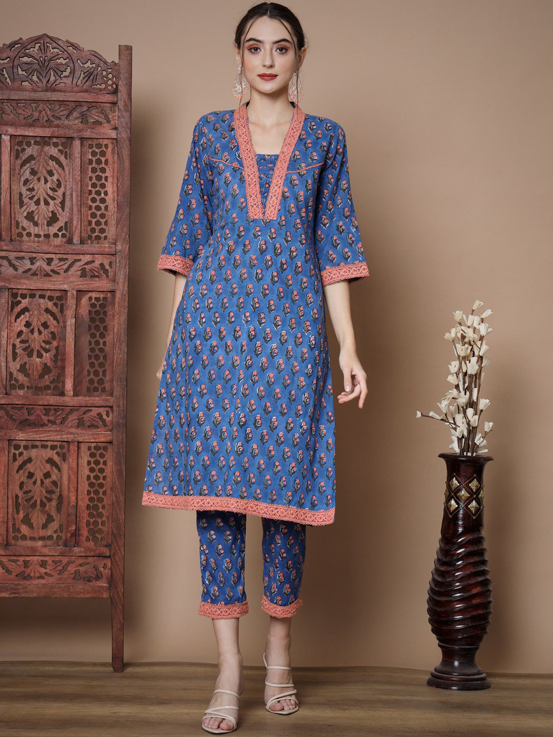 

Sangria Blue Ethnic Motifs Printed Pure Cotton Straight Kurta With Trousers