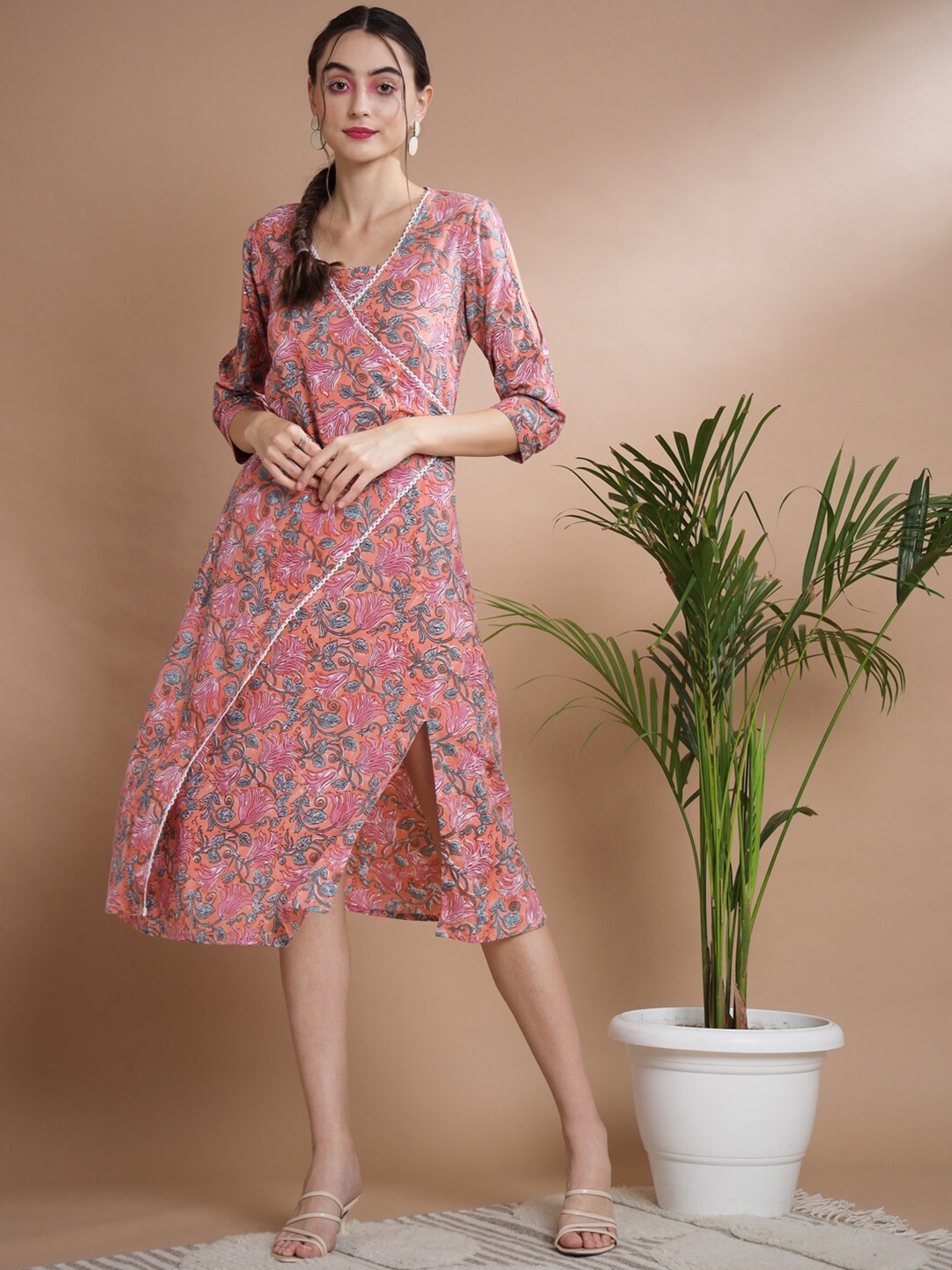 

Sangria Floral Printed Cotton A-Line Ethnic Dresses, Pink