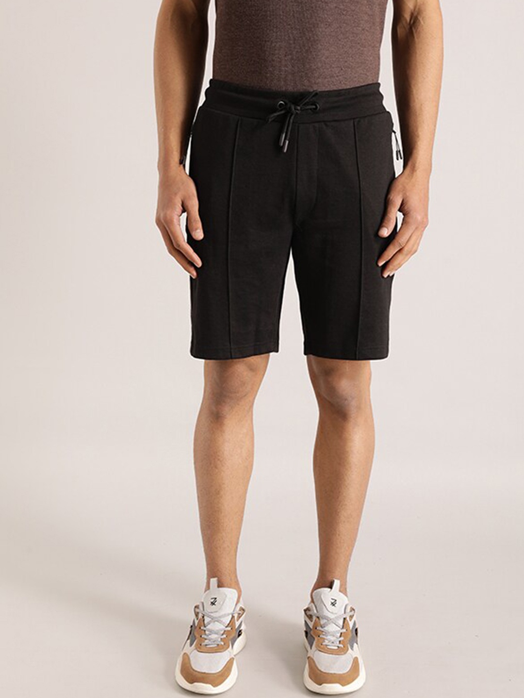 

Indian Terrain Men Mid Rise Shorts, Black