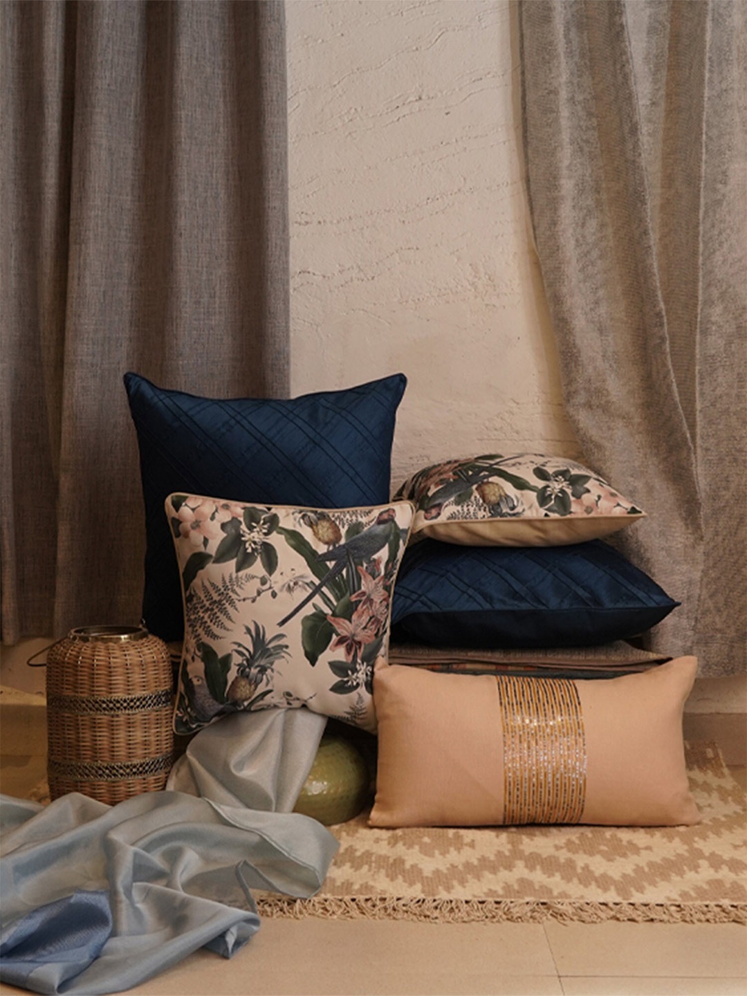 

ZEBA Blue & Cream-Coloured 5 Pieces Floral Square Cushion Covers