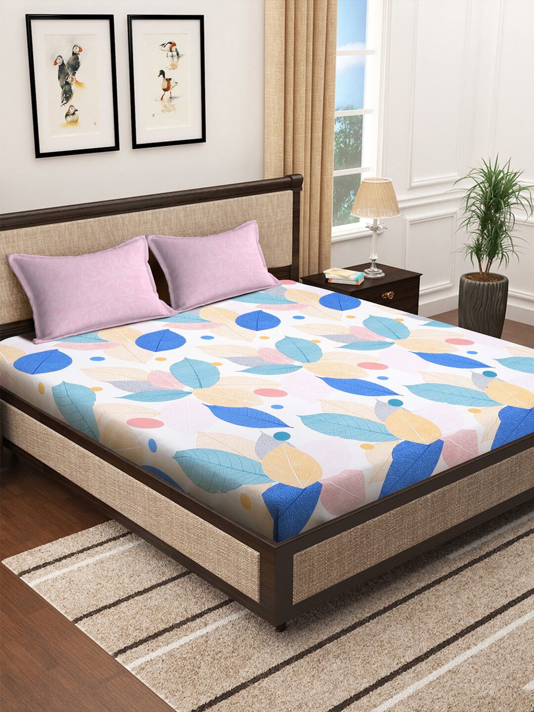 

SOKNACK Blue & White Floral Printed 300 TC King Bedsheet with 2 Pillow Covers