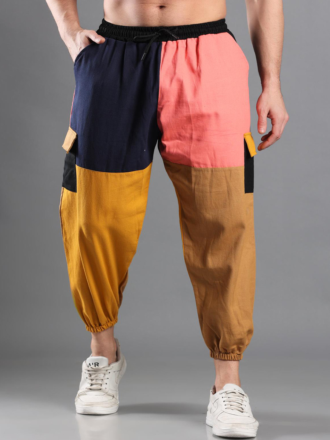 

The Dance Bible Men Colorblocked Anti Odour Twill Joggers, Navy blue