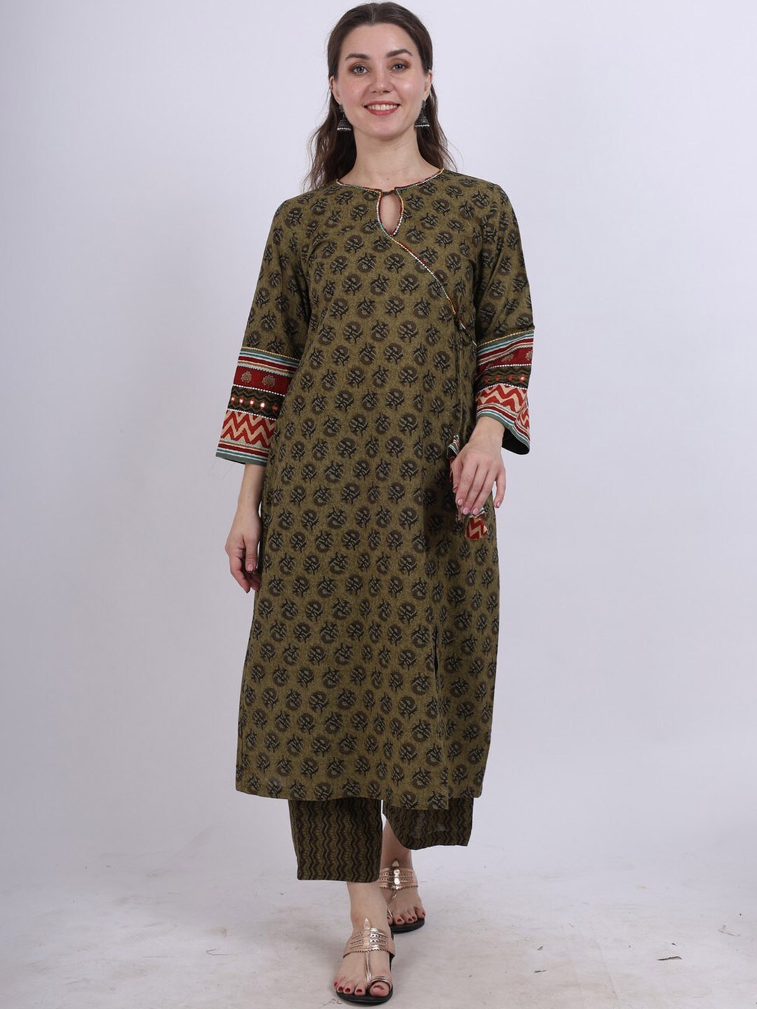 

Spring Soul Floral Printed Regular Pure Cotton Kurta With Trousers, Olive