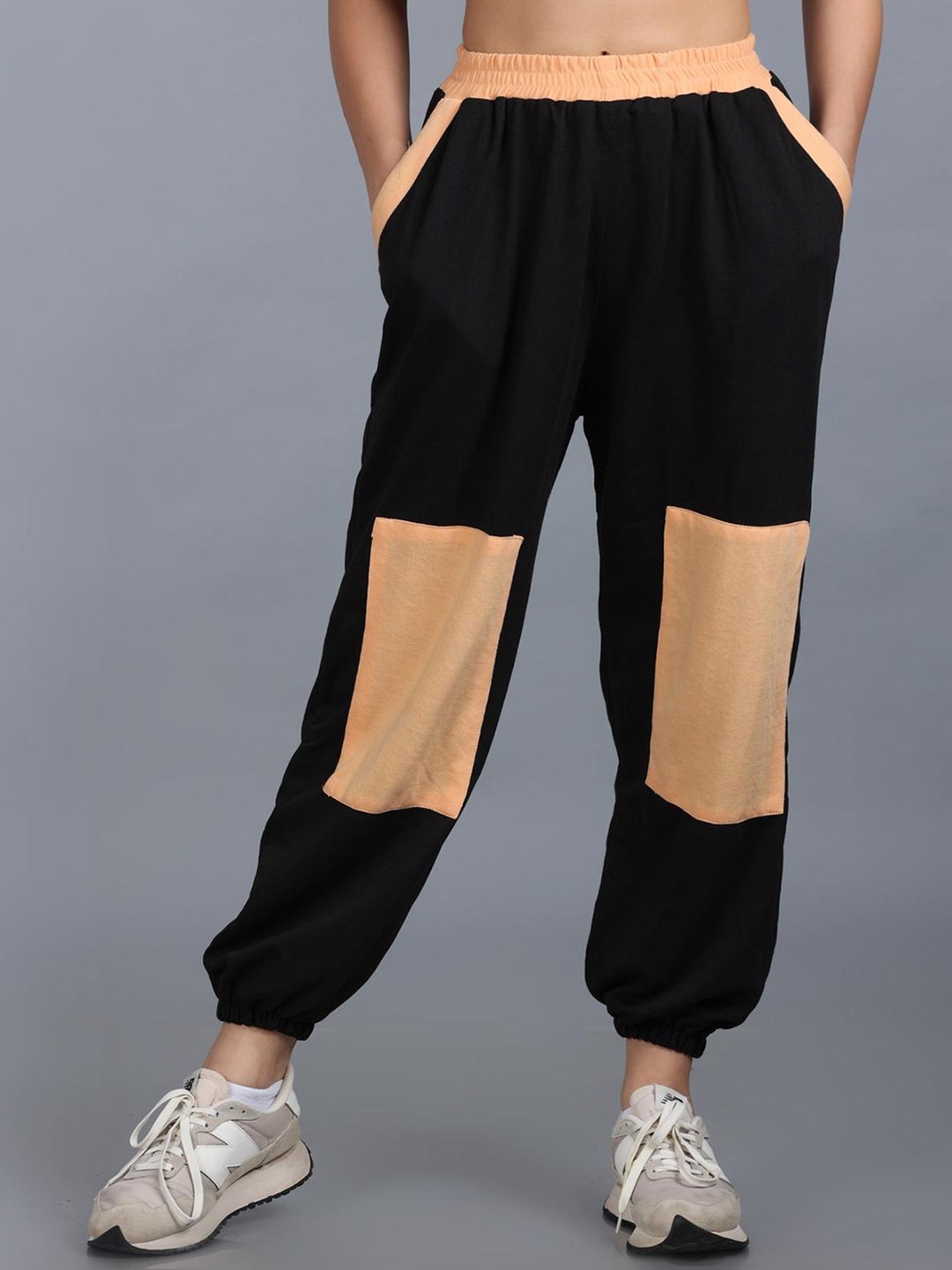 

The Dance Bible Women Colourblocked Relaxed Fit Cotton Joggers, Black