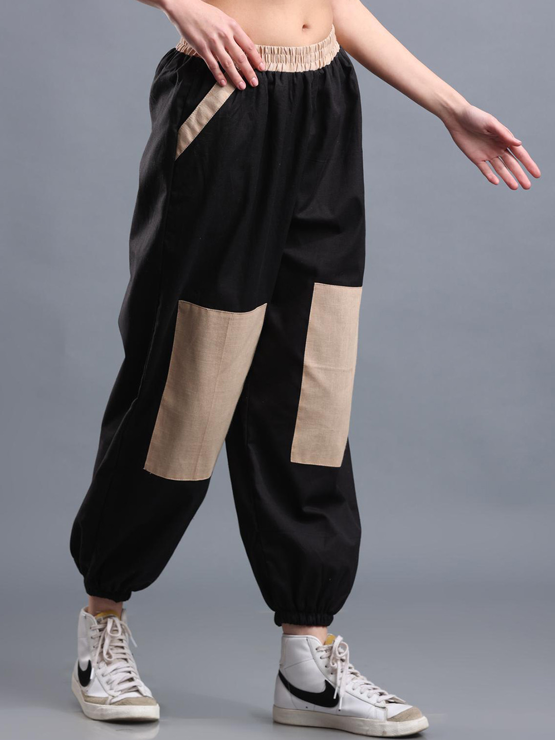 

The Dance Bible Women Colourblocked Relaxed Fit Cotton Joggers, Black