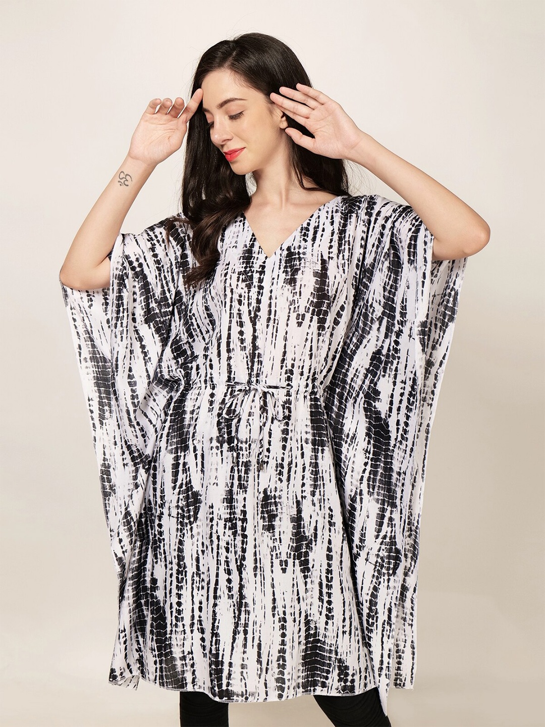 

PATRORNA Tie & Dye V-Neck Kimono Sleeve Kaftan Top, Black