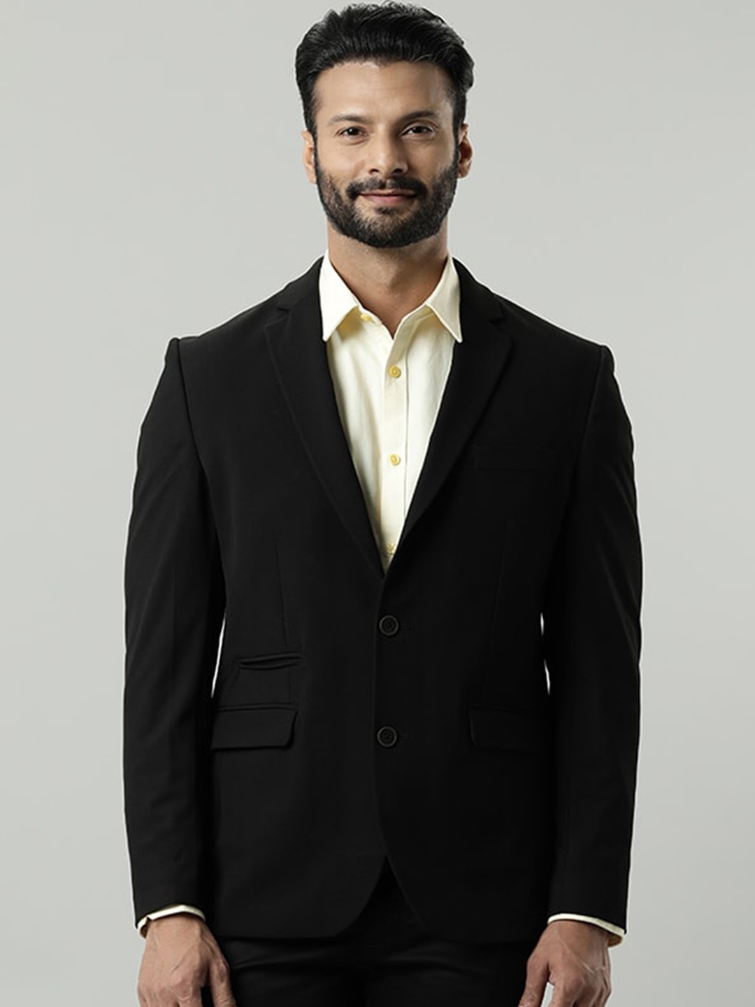 

Indian Terrain Regular-Fit Single Breasted Blazer, Black