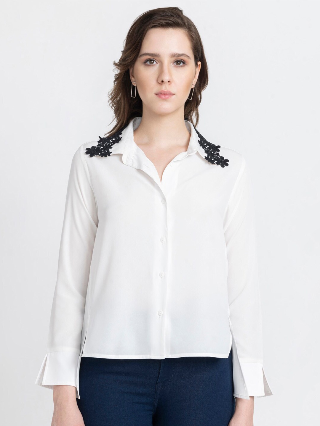 

SHAYE White Classic Lace Detailed Casual Shirt