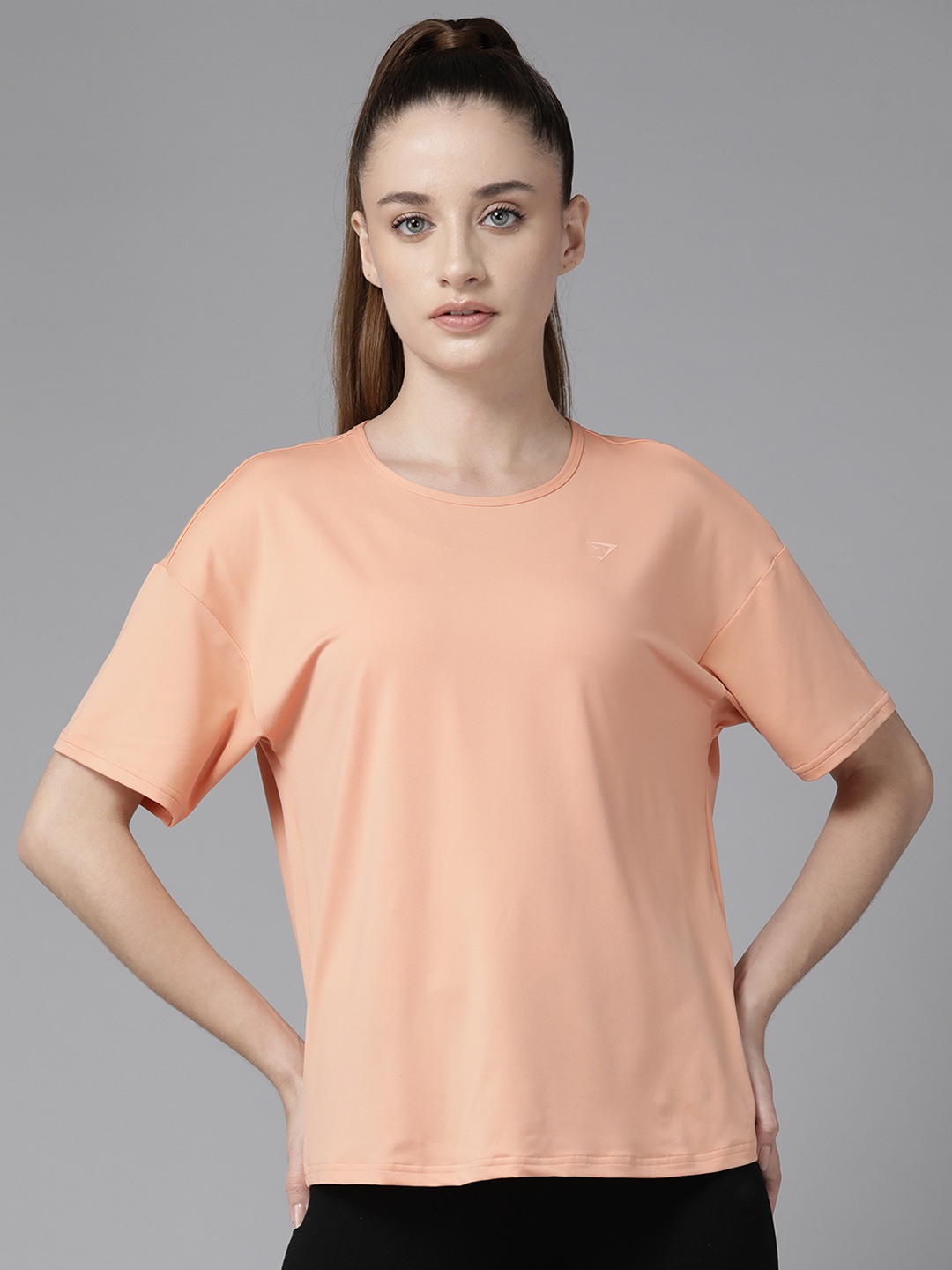 

Gymshark Cut Out Back Studio Sports T-shirt, Peach