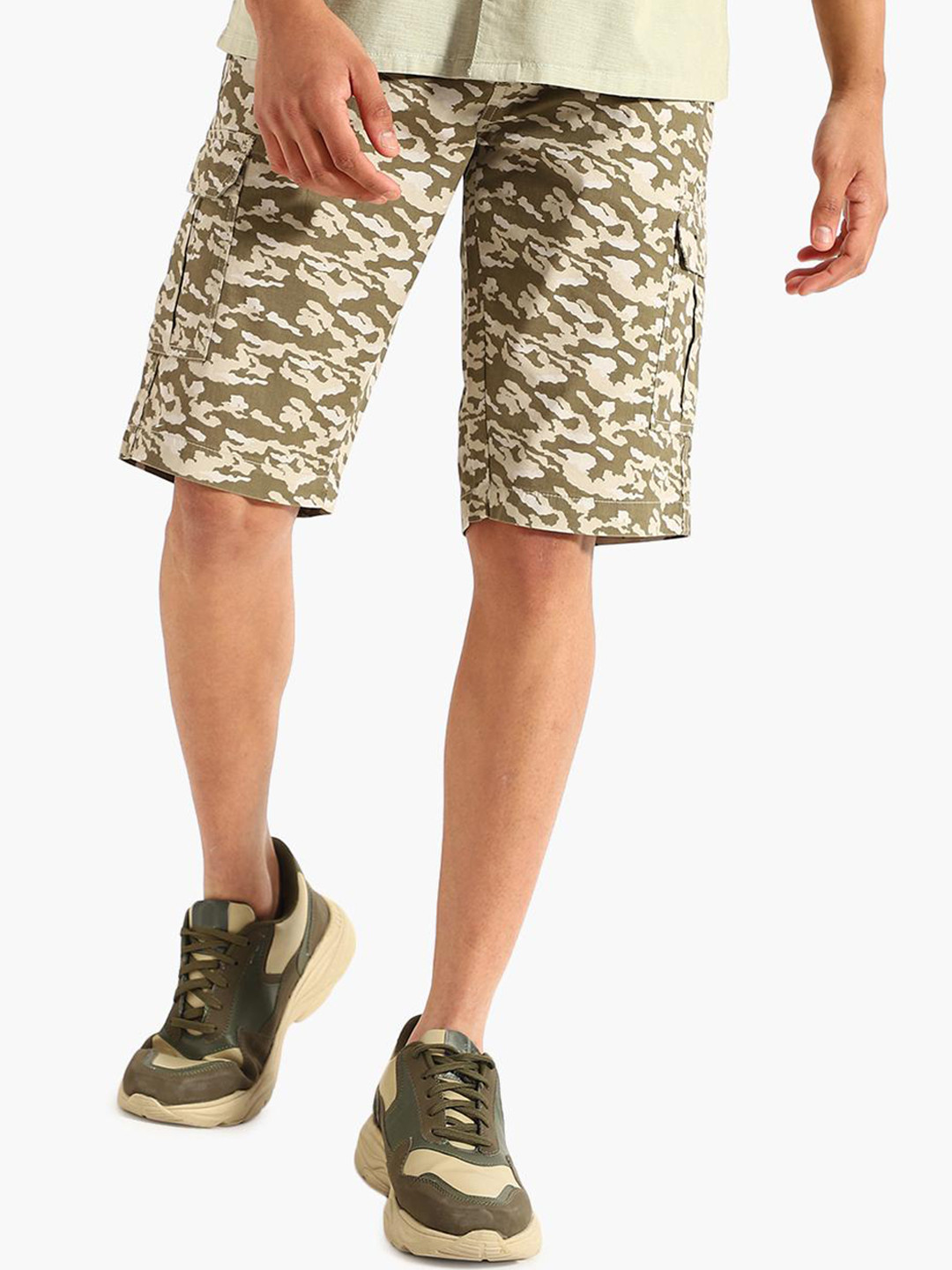 

Virgio Men Camouflage Printed Cargo Shorts, Grey