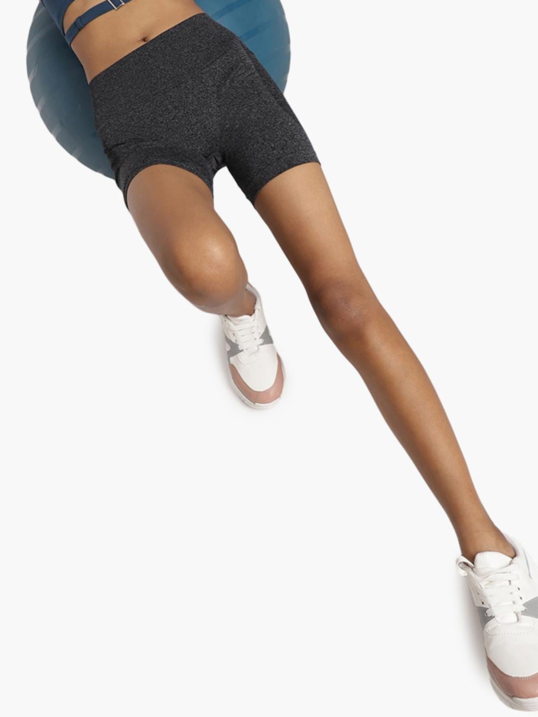 

Virgio Women Mid-Rise Sports Shorts, Grey