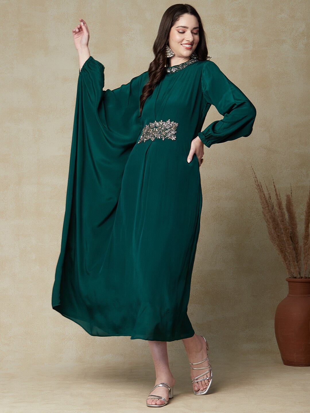 

Envy Me by FASHOR Embellished Gathered Detailed Kaftan Midi Dress, Green