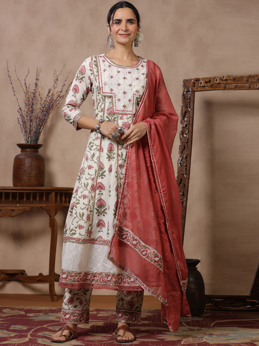 

Readiprint Fashions Women Ethnic Motifs Printed Pure Cotton Kurta with Trousers, Cream