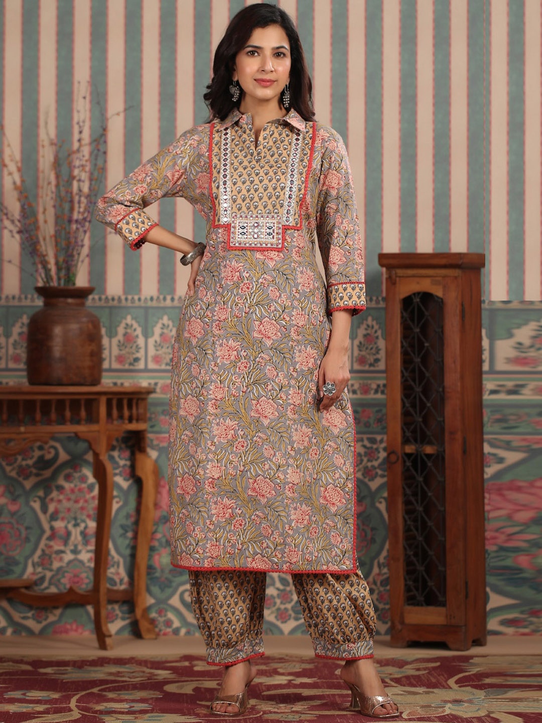 

Readiprint Women Ethnic Motifs Printed Pure Cotton Kurta with Salwar, Grey