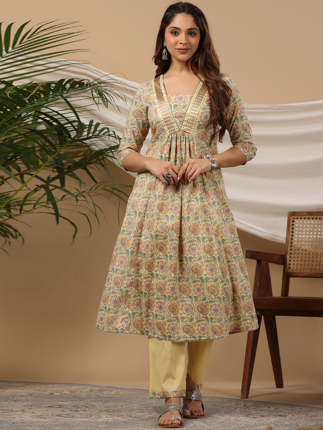 

Readiprint Fashions Women Ethnic Motifs Printed Empire Pure Cotton Kurta with Palazzos, Gold