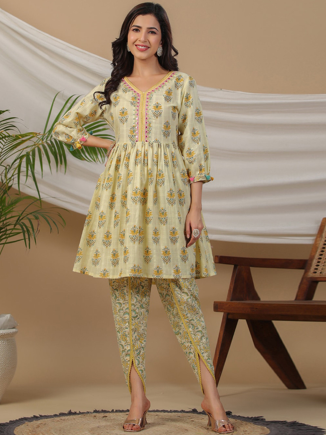 

Readiprint Floral Printed Regular Pure Cotton Kurti with Dhoti Pants, Yellow