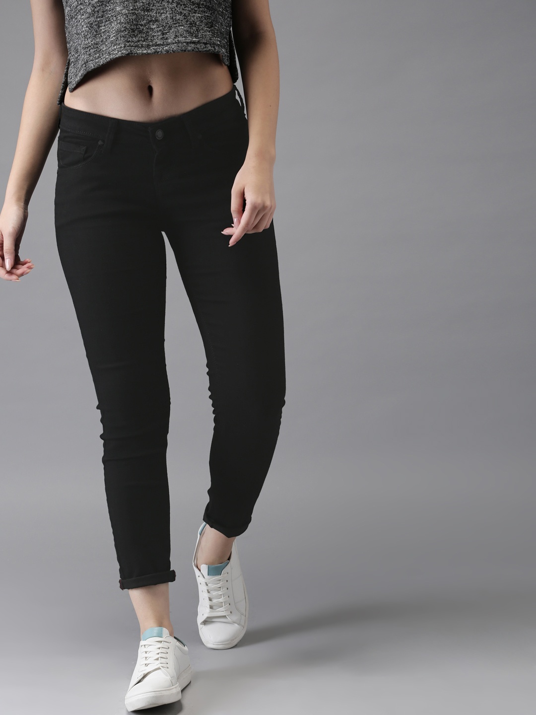 

HERE&NOW Women Black Skinny Fit Mid-Rise Clean Look Stretchable Cropped Jeans