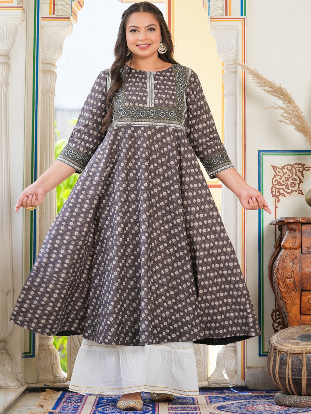 

YASH GALLERY Plus Size Floral Printed Anarkali Kurta, Grey