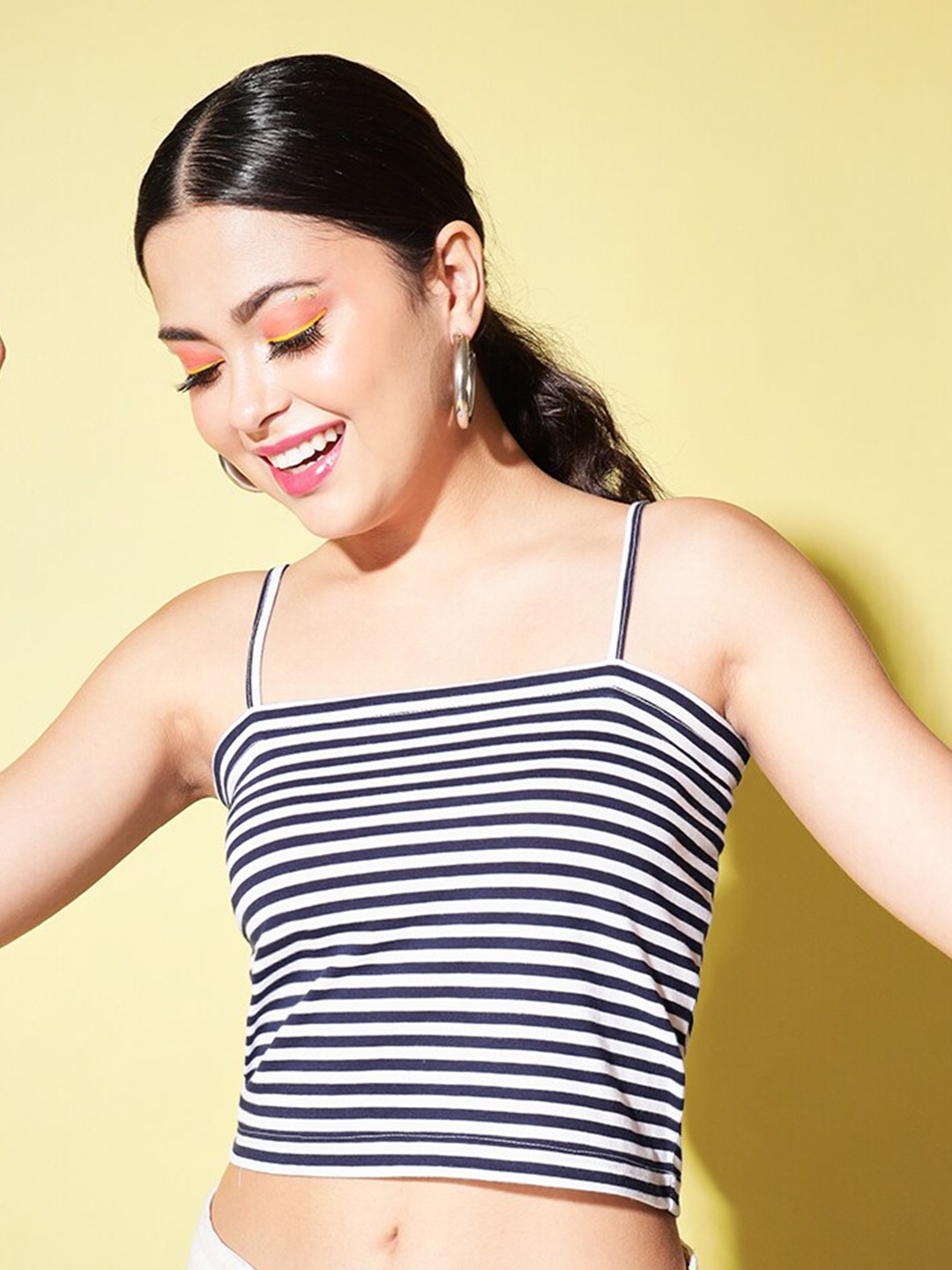 

Trend Arrest Horizontal Striped Shoulder Straps Crop Cotton Top, White