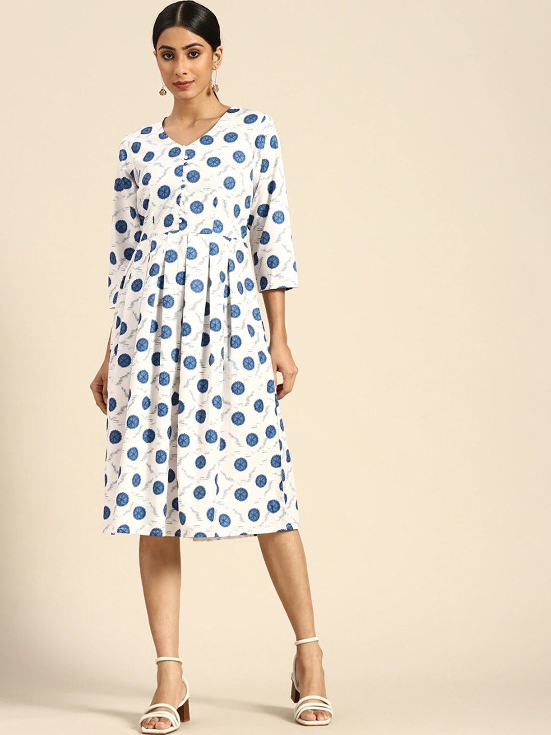 

HERE&NOW Off White & Blue Floral Printed Crepe A-Line Midi Dress