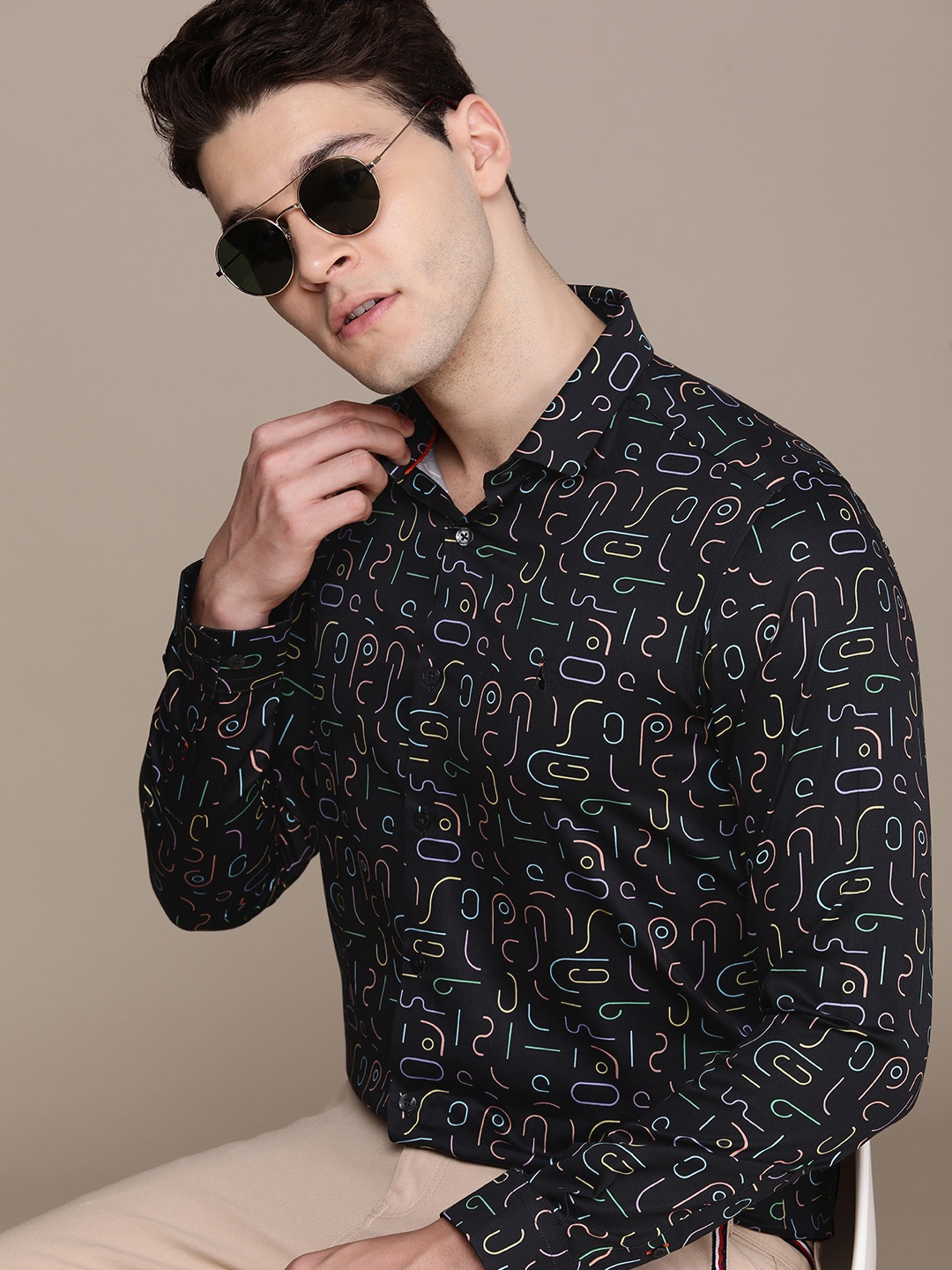 

SIMON CARTER LONDON Men Slim Fit Opaque Printed Cotton Casual Shirt, Black