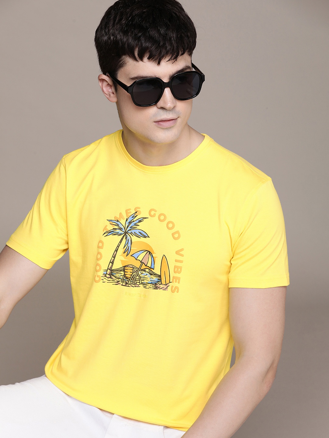 

SIMON CARTER LONDON Men Graphic Printed Slim Fit T-shirt, Yellow