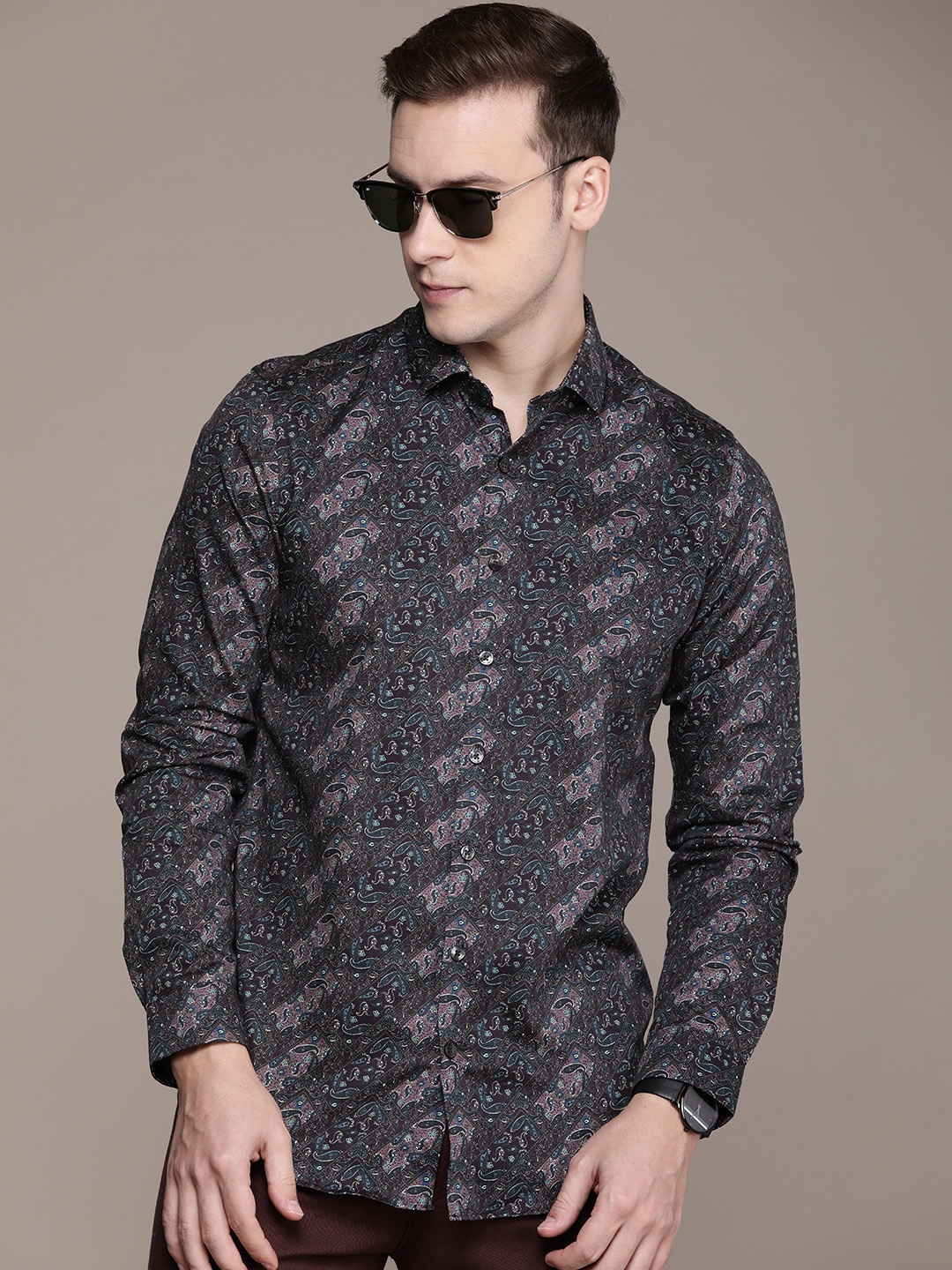 

SIMON CARTER LONDON Men Slim Fit Opaque Printed Pure Cotton Shirt, Maroon