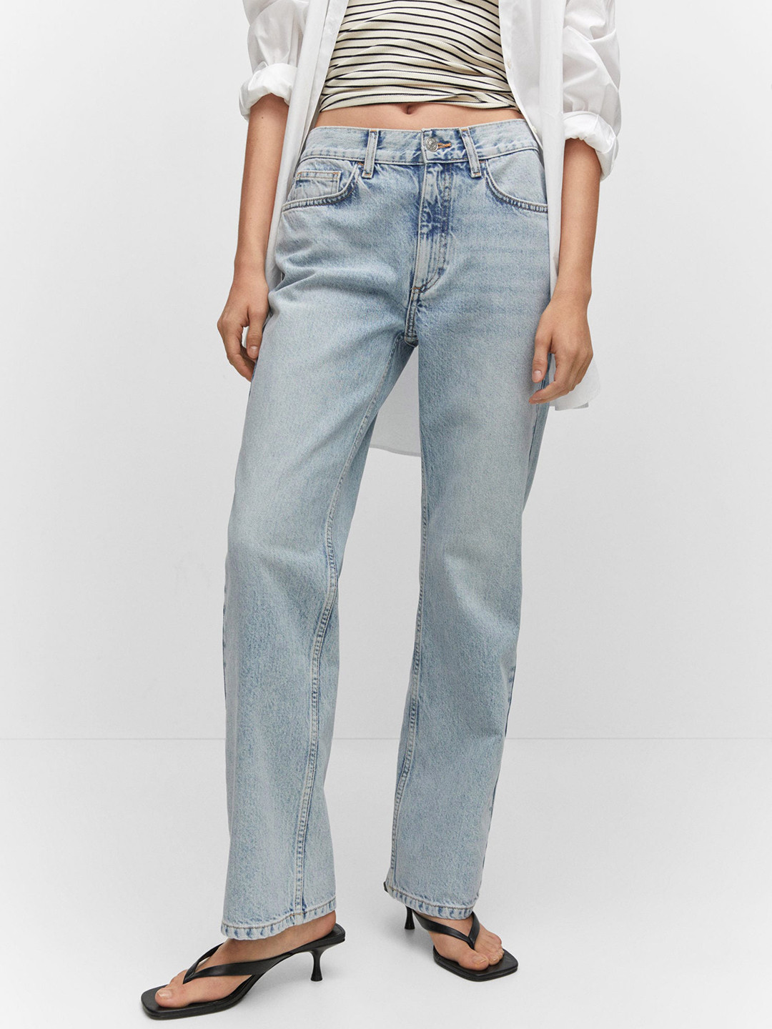 

MANGO Women Pure Cotton Mid-Rise Straight Fit Light Fade Jeans, Blue