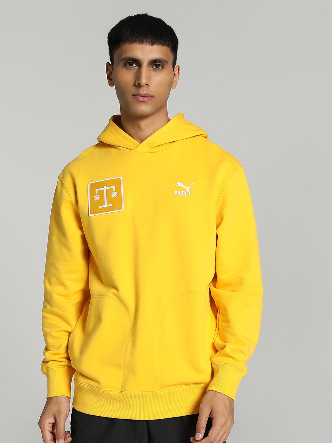 

Puma Unisex Regular Fit CLASSICS Hoodie Cotton Pullover Sweatshirt, Yellow