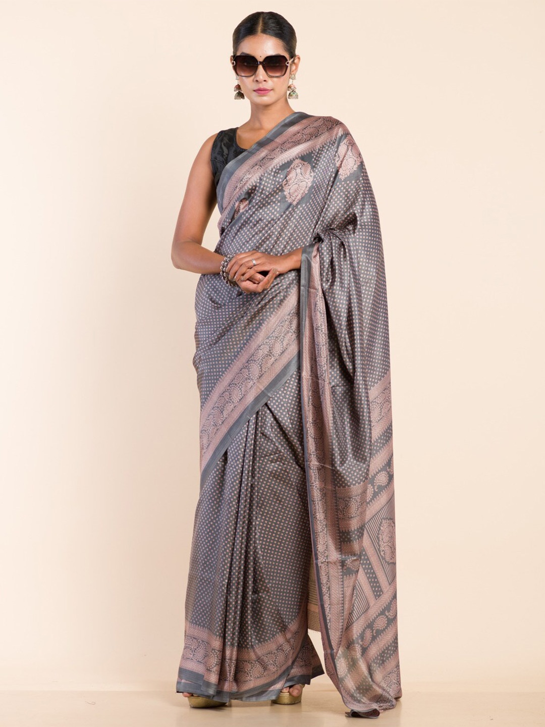 

HERE&NOW Grey & Pink Ethnic Motifs Printed Saree