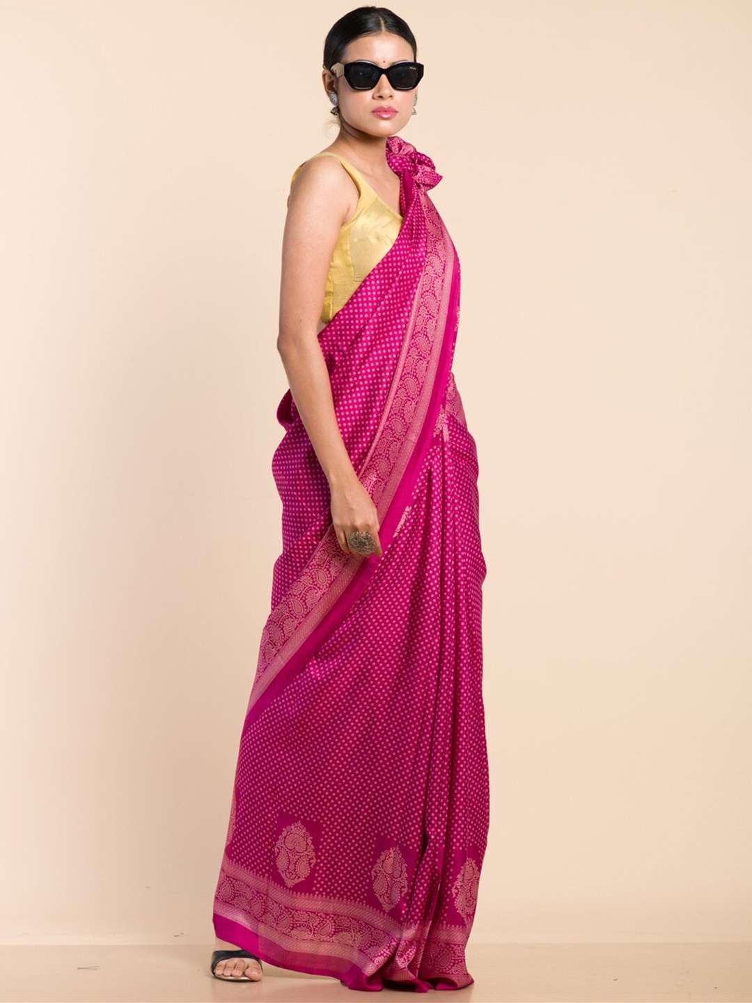 

HERE&NOW Magenta Ethnic Motifs Printed Saree