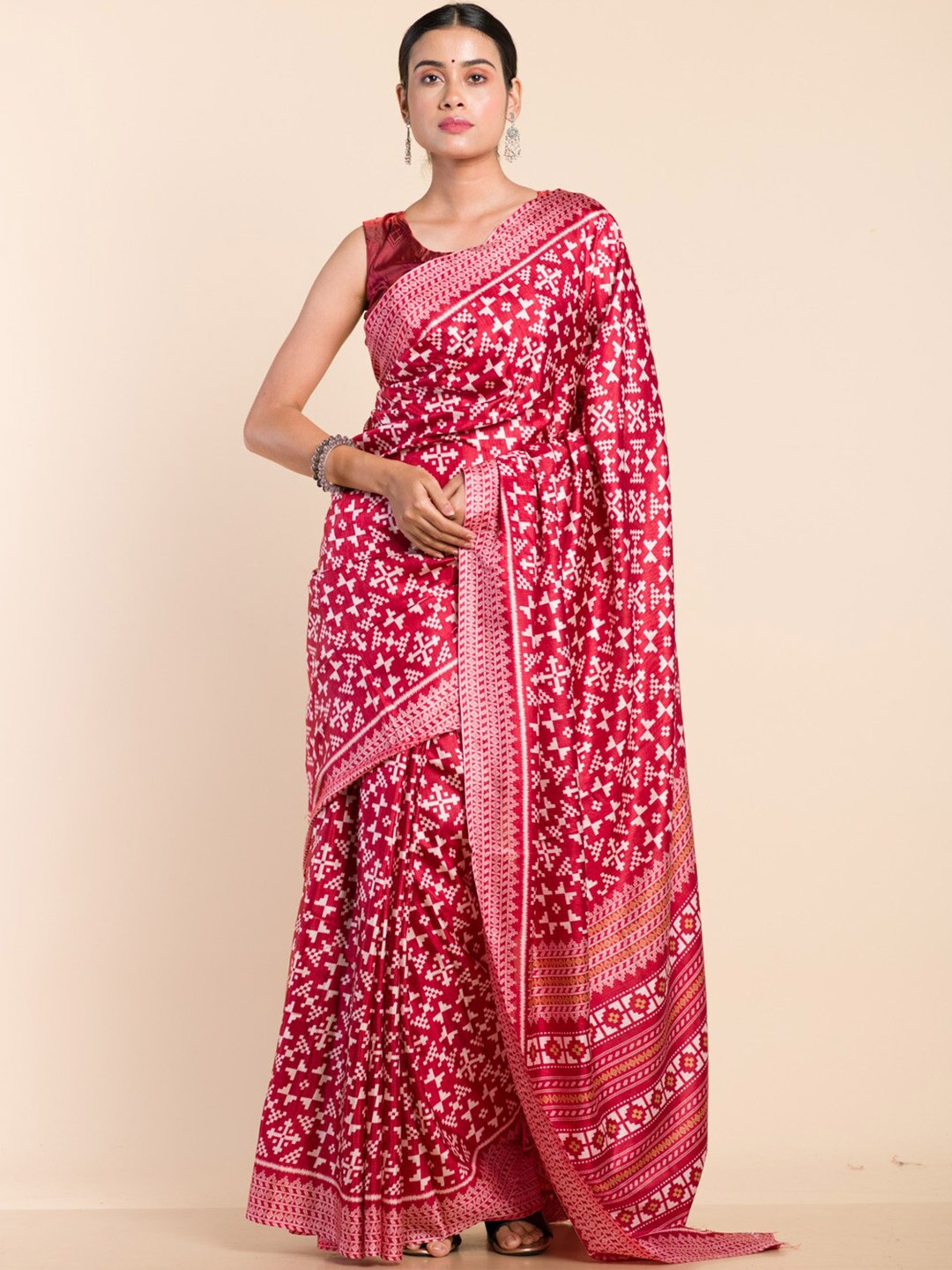

HERE&NOW Rose & White Geometric Printed Saree