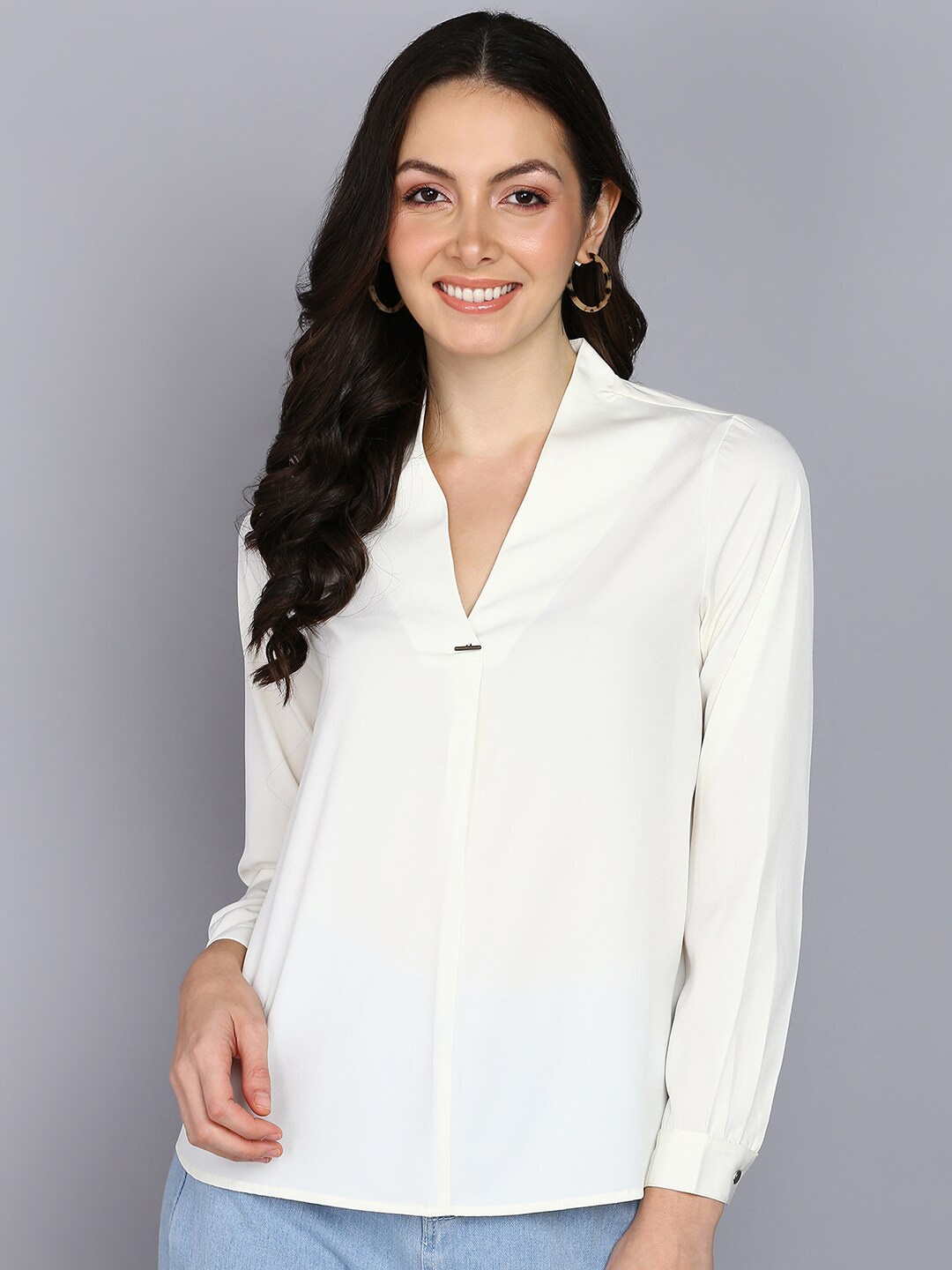 

Mast & Harbour Off White V-Neck Shirt Style Top