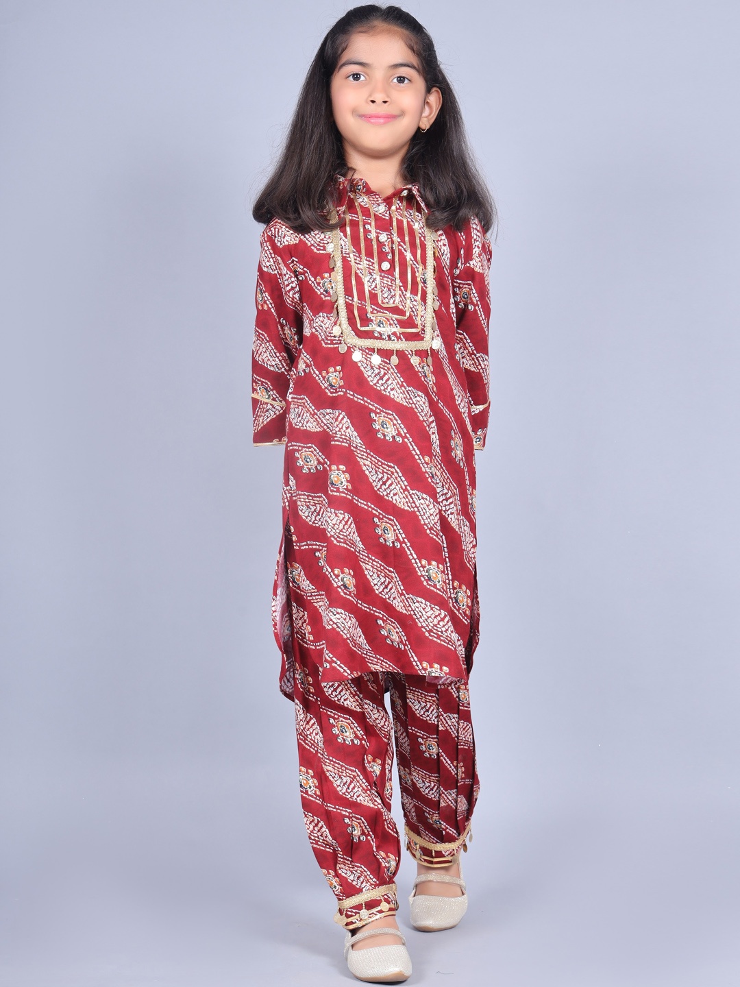 

misbis Girls Bandhani Printed Regular Gotta Patti Kurta With Salwar, Red