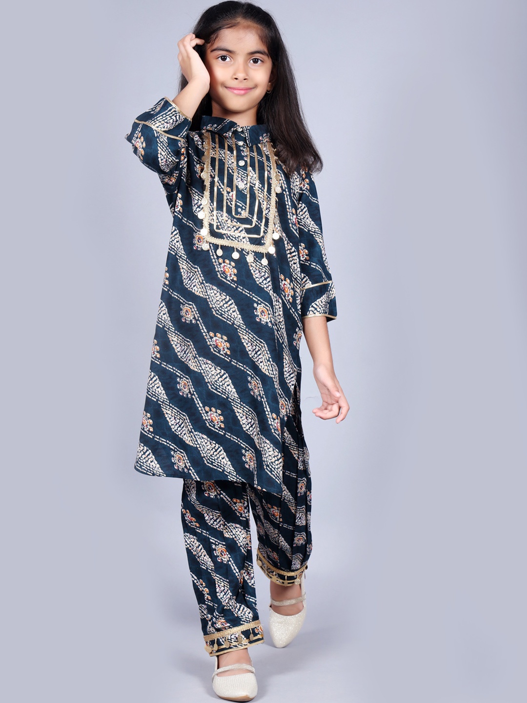 

misbis Girls Bandhani Printed Regular Gotta Patti Kurta With Salwar, Blue