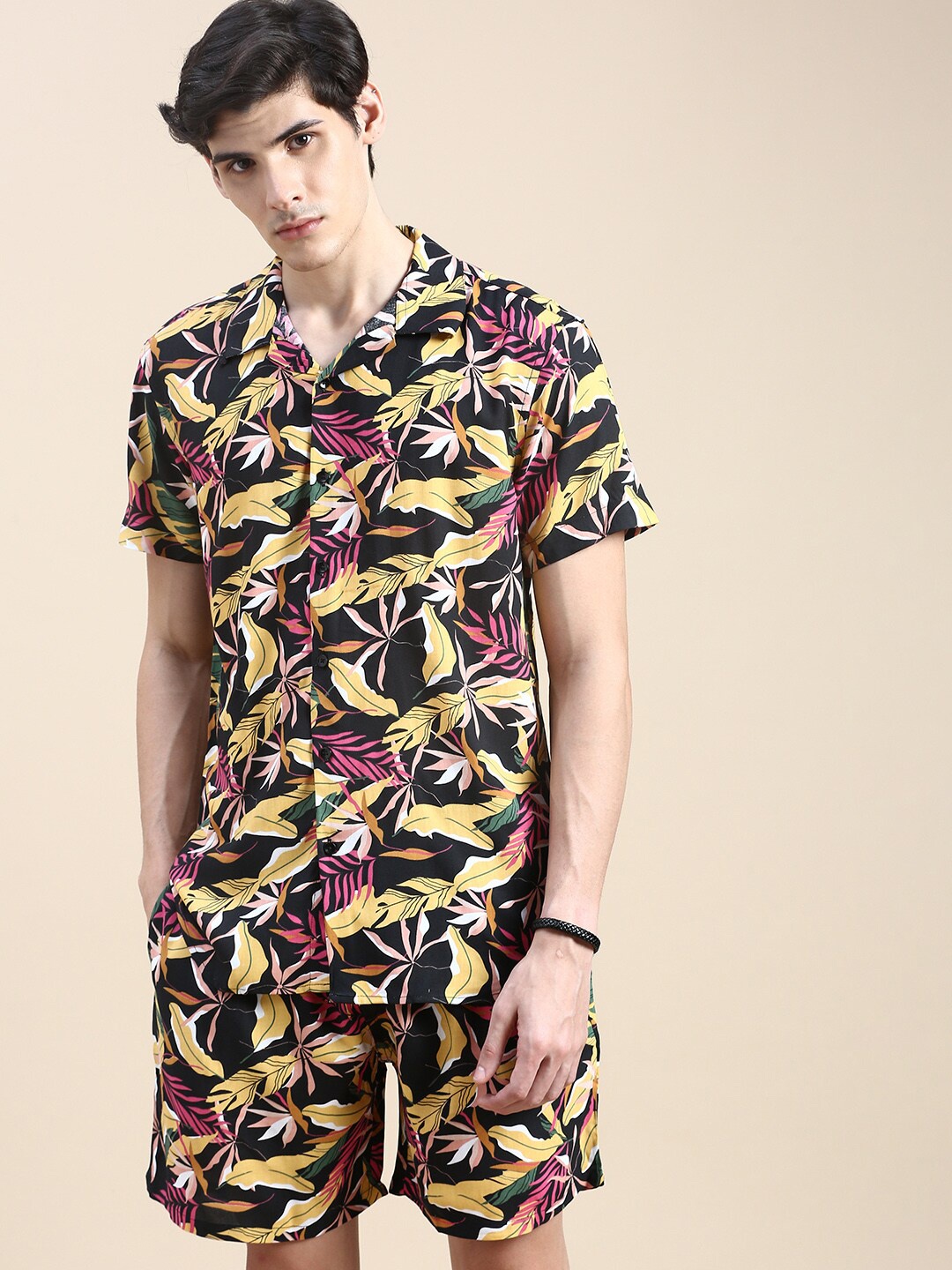 

SHOWOFF Tropical Printed Cuban Collar Shirt with Shorts, Black