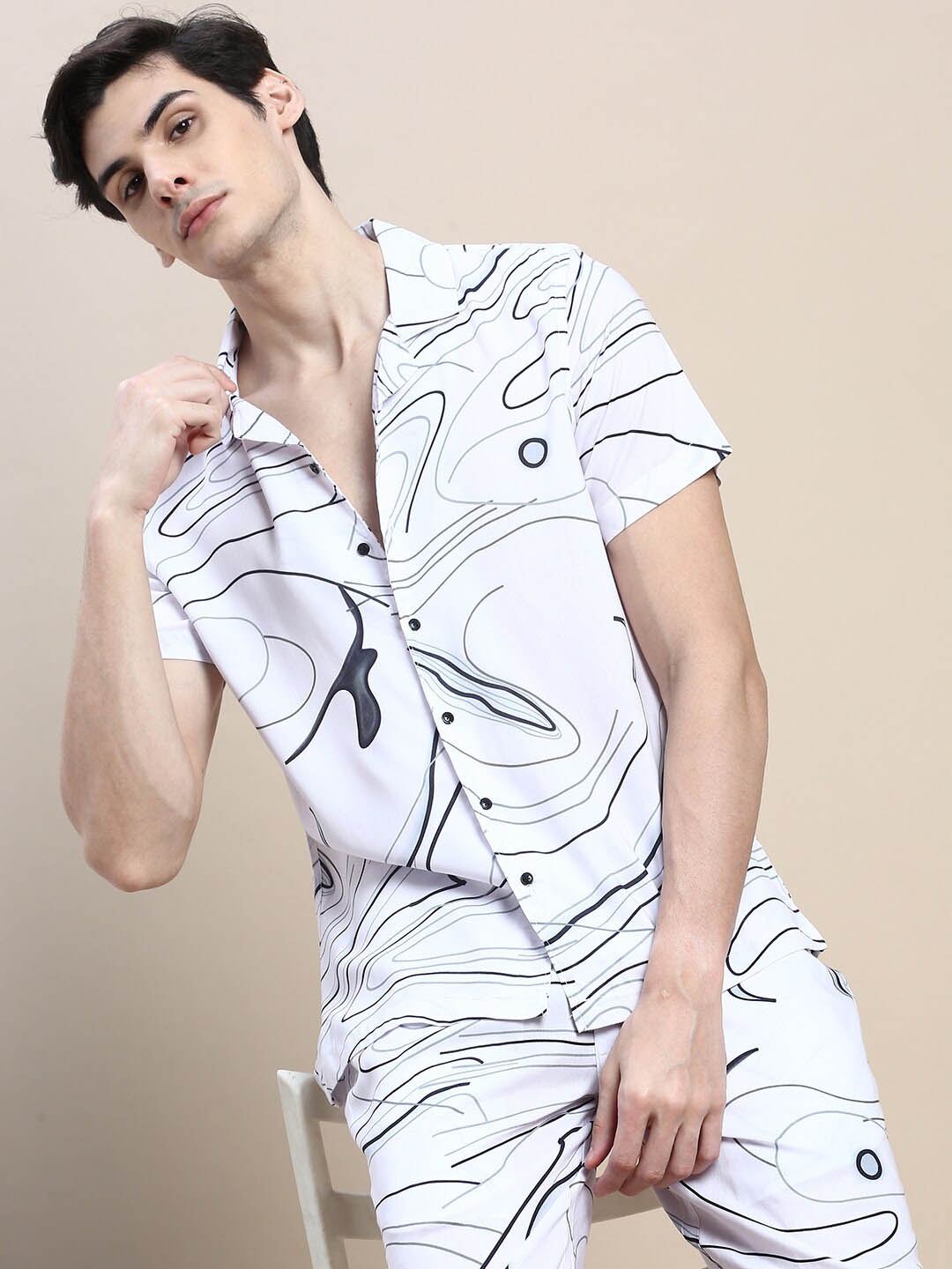 

SHOWOFF Abstract Printed Shirt Collar Slim Fit Shirt & Shorts, White