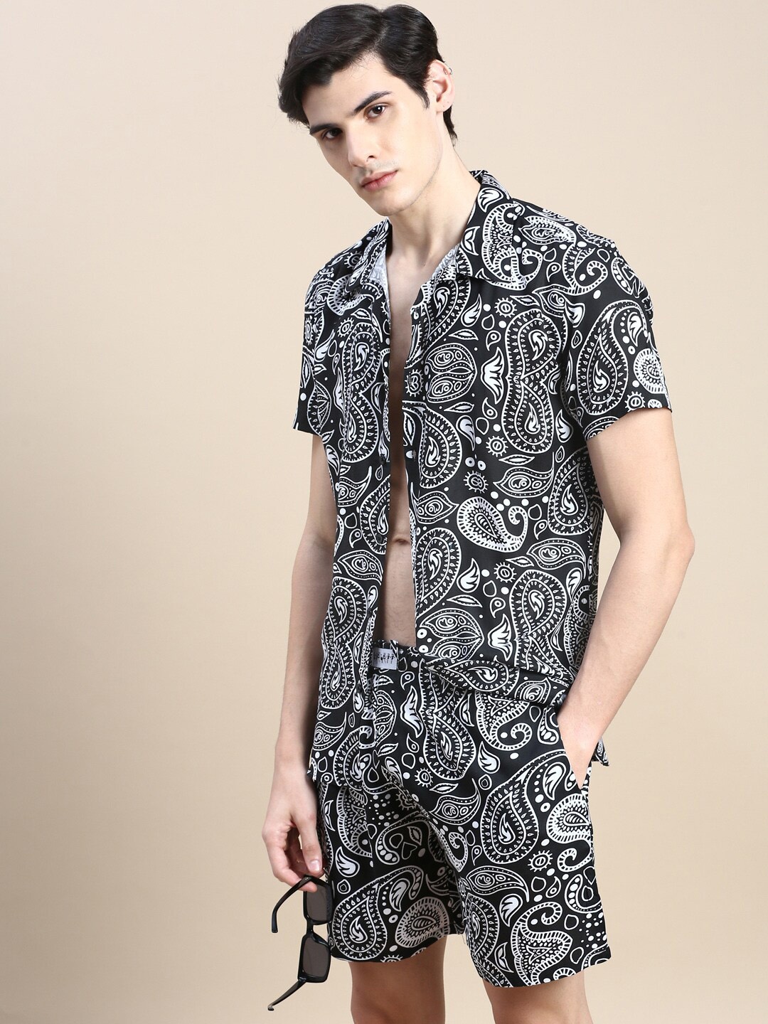 

SHOWOFF Printed Shirt With Shorts, Black