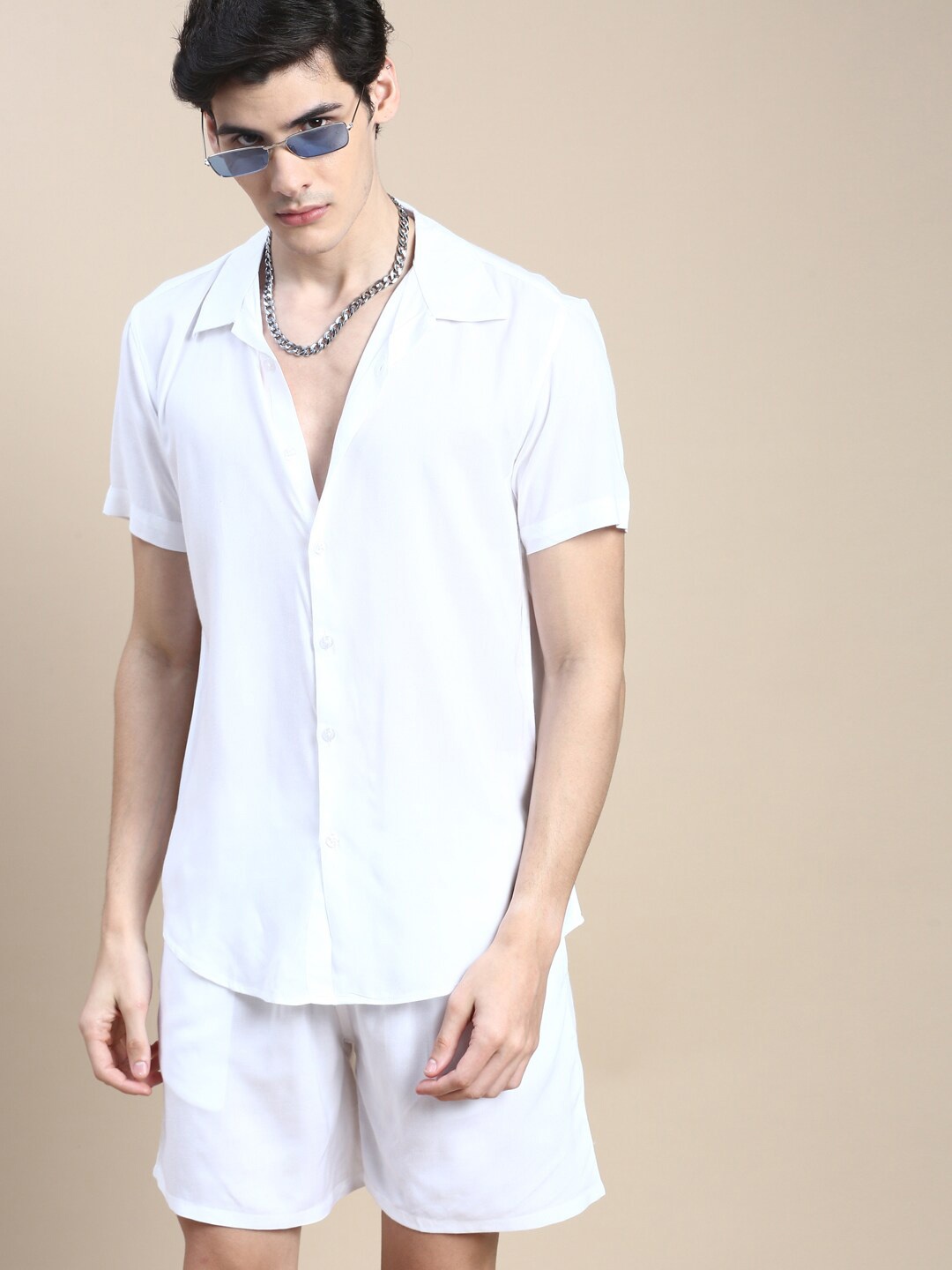 

SHOWOFF Cuban Collar Slim Fit Shirt With Shorts, White