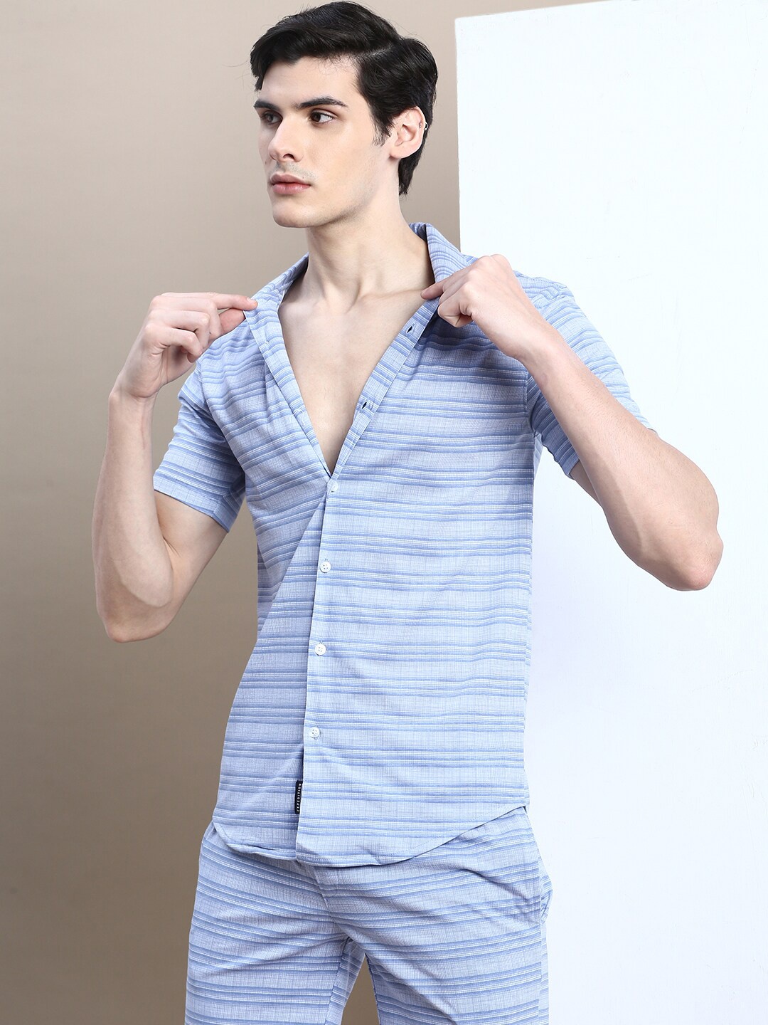 

SHOWOFF Striped Cuban Collar Slim Fit Shirt With Shorts, Blue