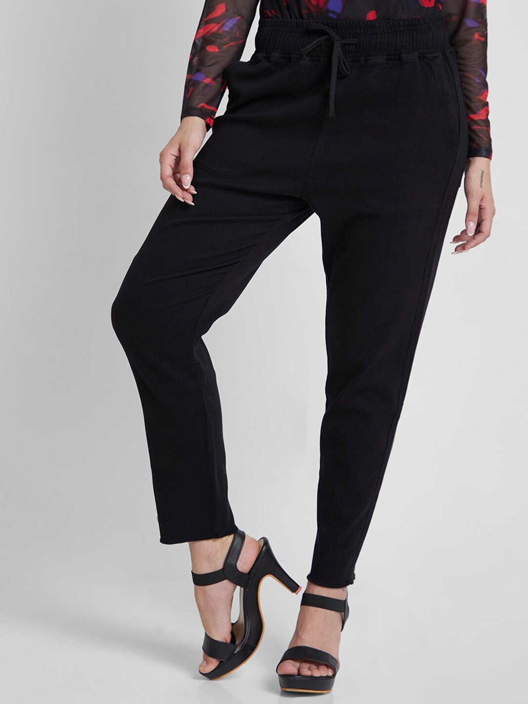 

SPYKAR Women Tapered Fit Mid-Rise Cotton Trousers, Black