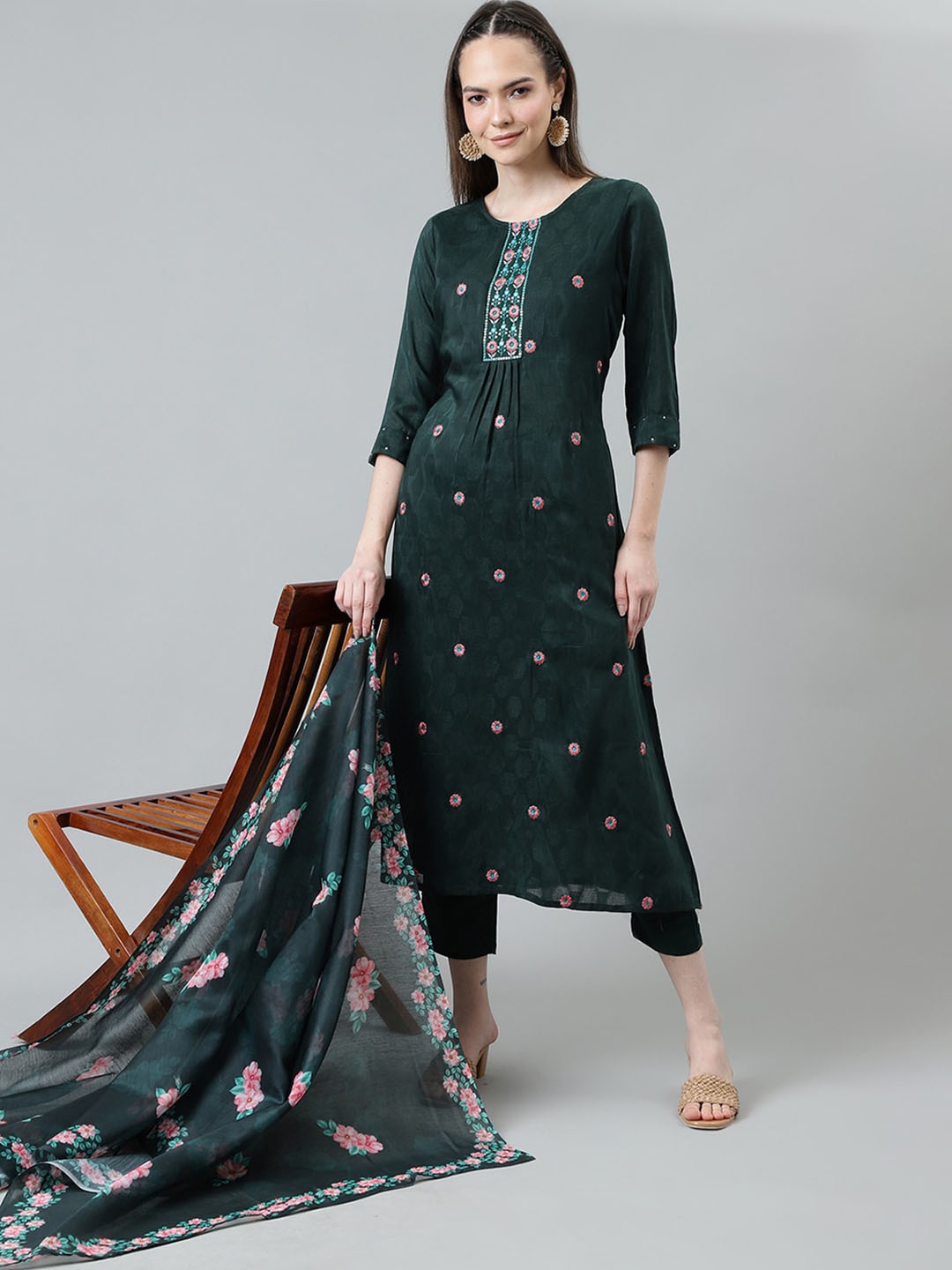 

Sringam Floral Embroidered Thread Work Kurta With Trousers & Dupatta, Green