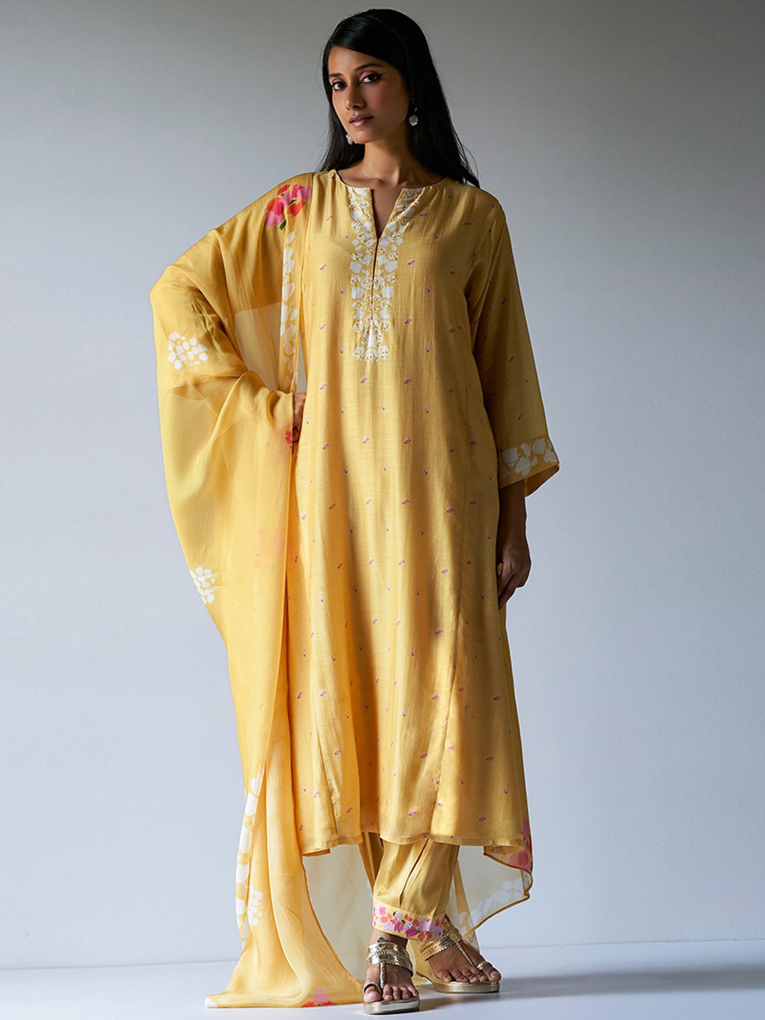 

Ganga Floral Printed Raw Silk Kurta With Salwar & Dupatta, Yellow