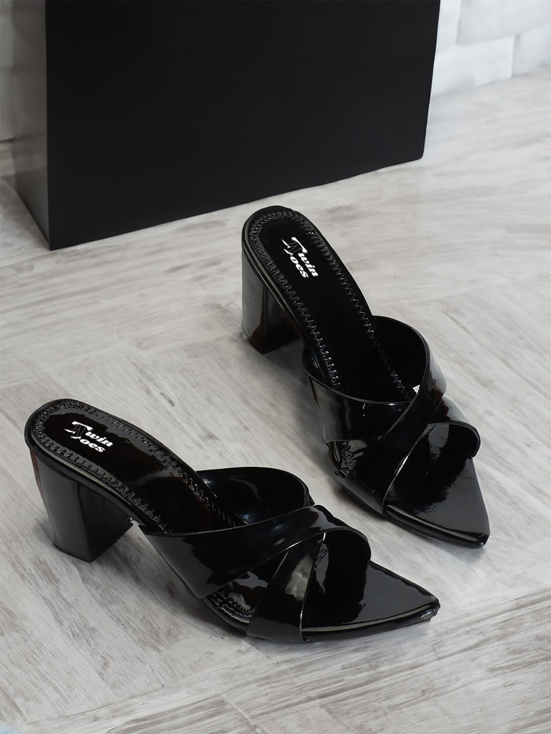 

TWIN TOES Cross Strap Open Toe Block Heels, Black