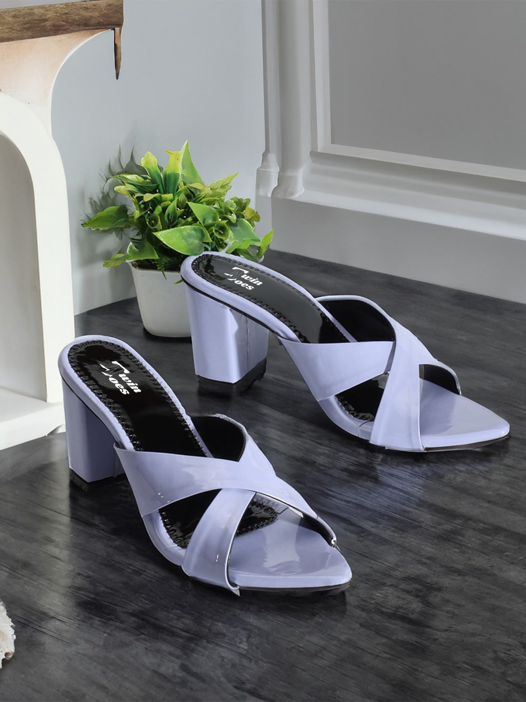 

TWIN TOES Criss Cross Strap Block Heels, Lavender