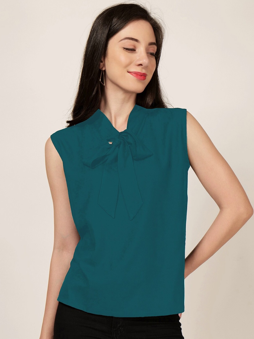 

PATRORNA Sleeveless Tie-Up Neck Regular Top, Green