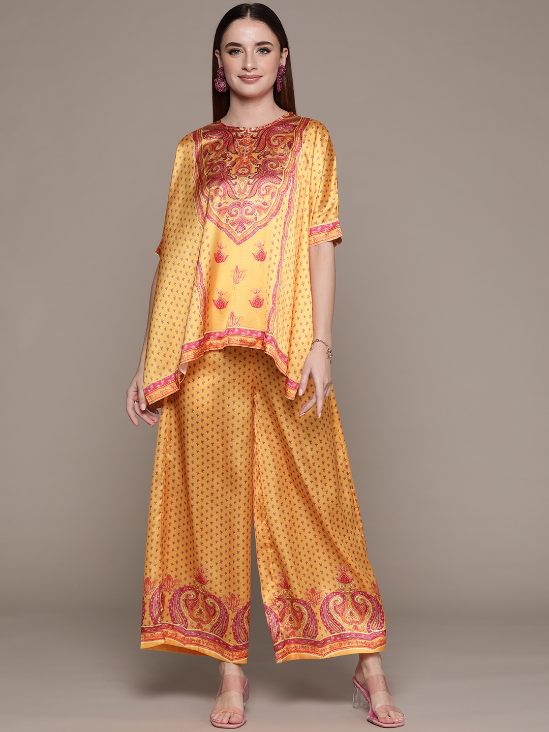 

aarke Ritu Kumar Women Floral Printed Regular Kurti with Trousers, Yellow