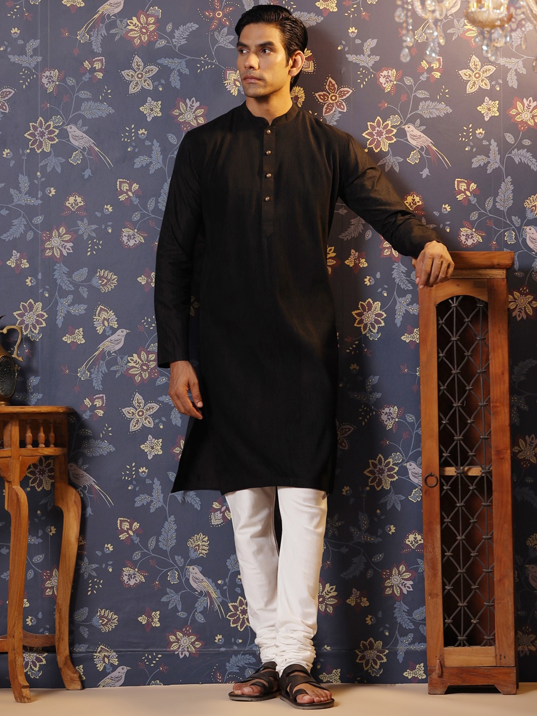 

House of Pataudi Pintuck Self-Design Kurta With Churidar, Black