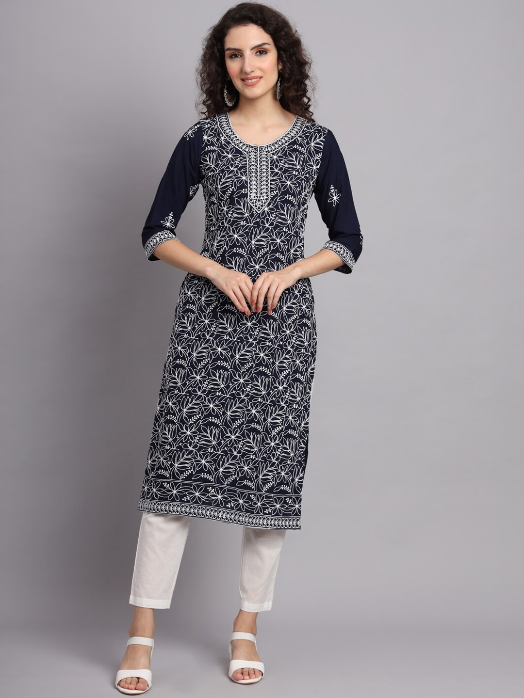 

VAIRAGEE Floral Embroidered Straight Kurta, Navy blue